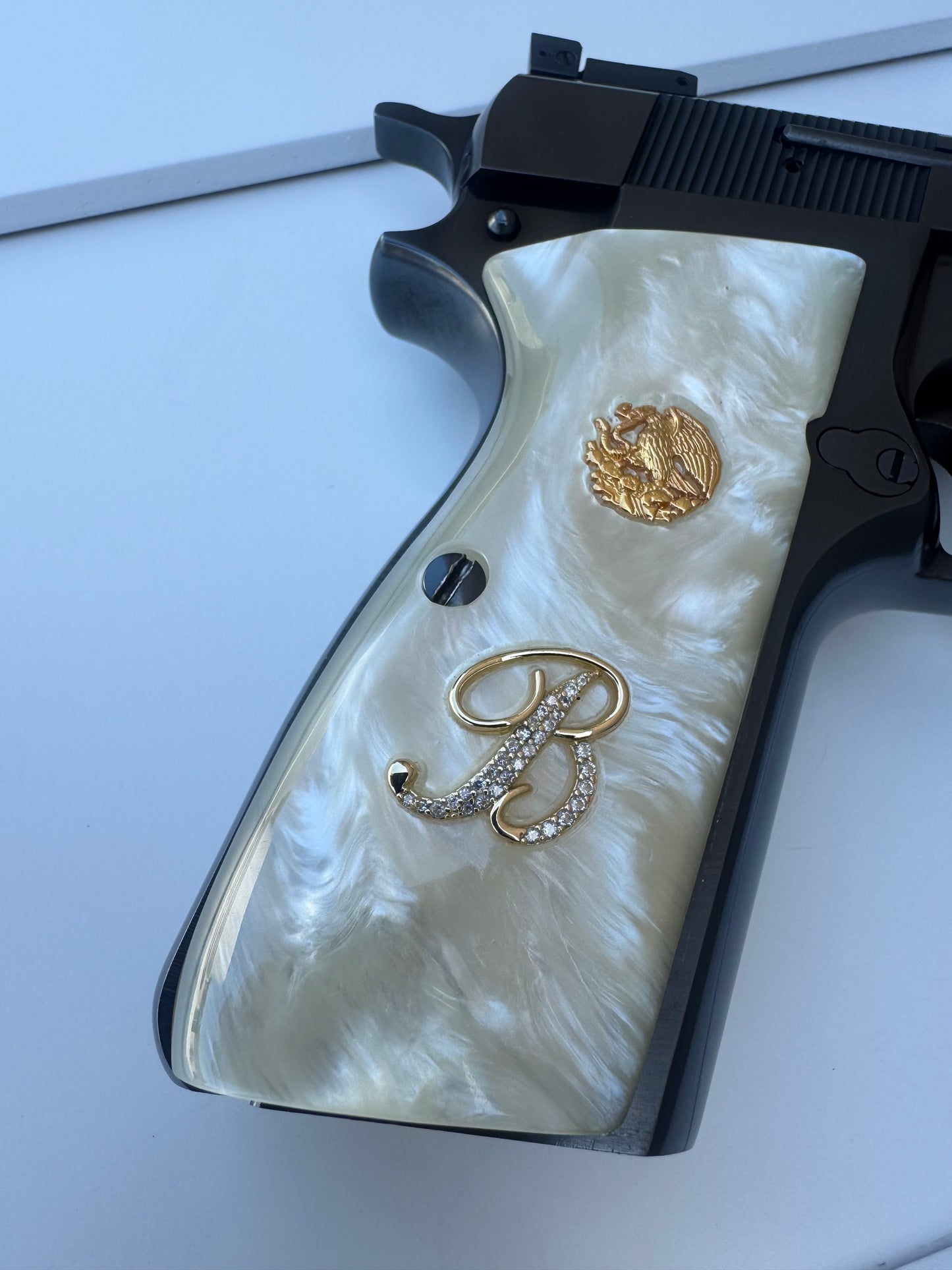Browning Hi-Power 9mm – Custom Engraved Pearlite Grips (Mexican Eagle & “B” Letter)