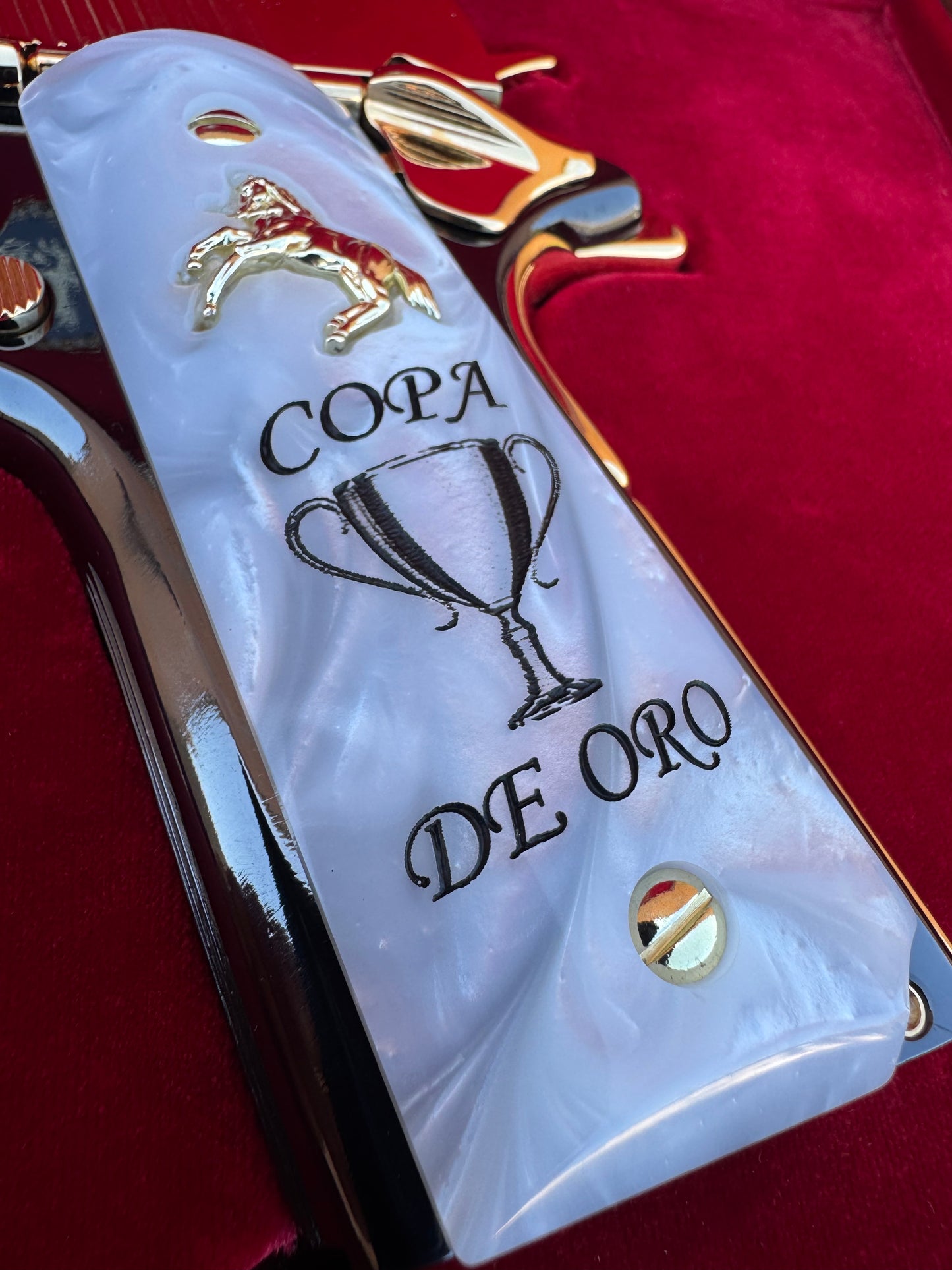 1911 Colt Copa De Oro Horse Grips Pearl (.45 ACP / .38 Super)