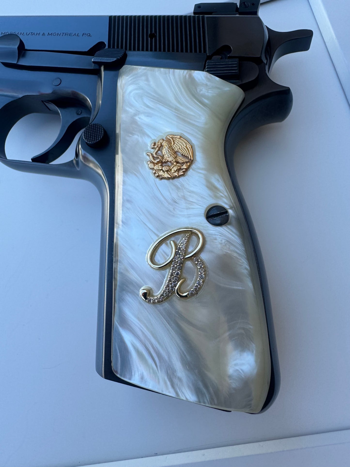 Browning Hi-Power 9mm – Custom Engraved Pearlite Grips (Mexican Eagle & “B” Letter)
