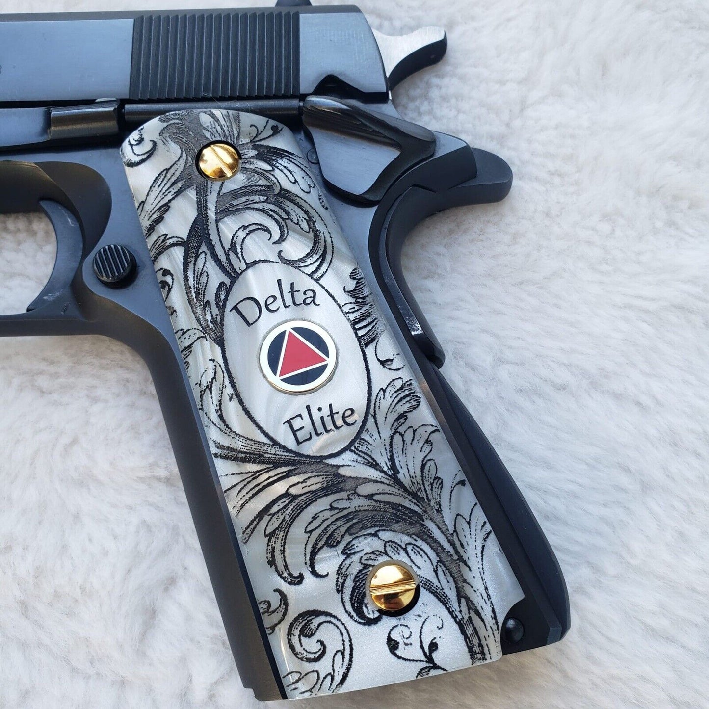 1911 Pearl Laser Engraved Delta Elite Medallion Gold Cup 10mm Grips