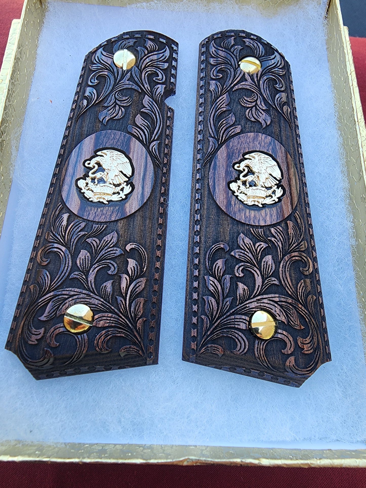 Custom Engraved 1911 Pistol Grips Mexican Eagle Medallion Walnut Wood Gold Plated Screws