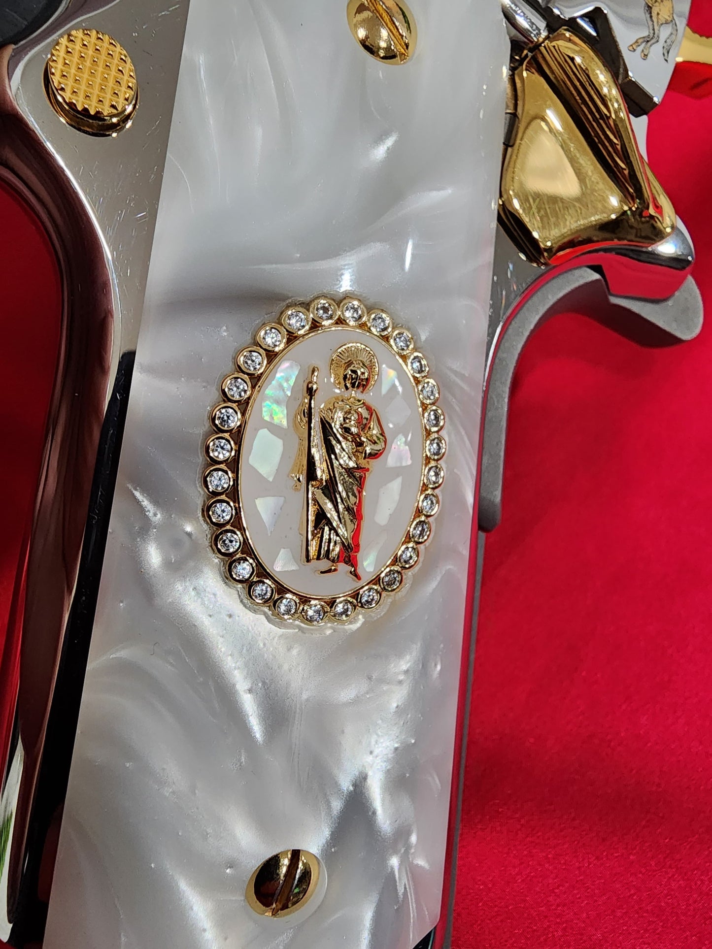 1911 White Pearlite Grip – San Judas Gold Oval Plated with CZ stones border – Government Model