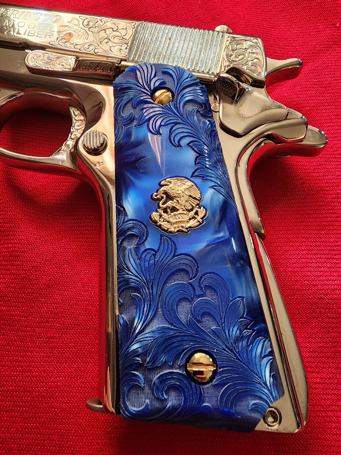 1911 Grips Engraved Royal Swirl Blue Pearl with Mexican Eagle (24k Gold Screws)