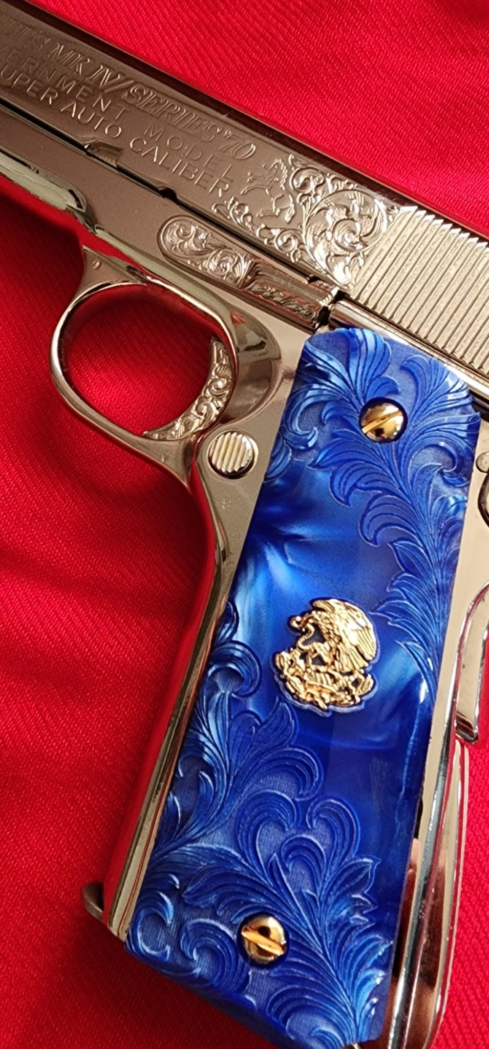 1911 Grips Engraved Royal Swirl Blue Pearl with Mexican Eagle (24k Gold Screws)