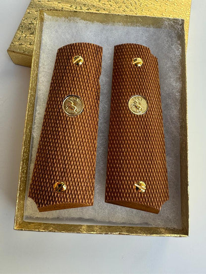 1911 Colt Series 70 Factory Original, Checkered Wood Grips w/Gold Medallions